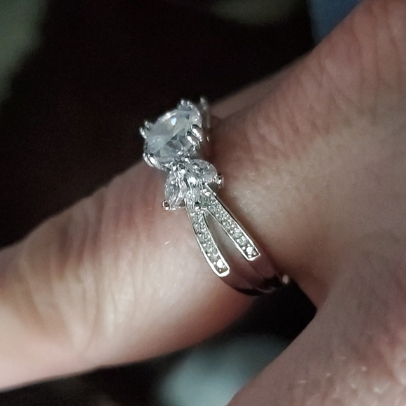 STERLING SILVER CRYSTAL GEMSTONE RING - Picture 4 of 6